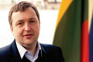 Parlamentario europeo es expulsado del póker ruso