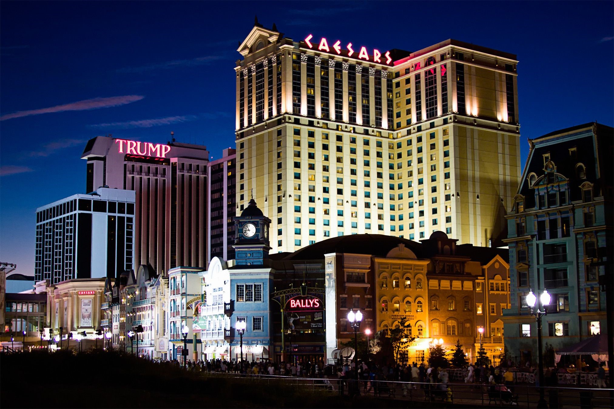 Casinos in Atlantic City were scammed by a group cashing bogus checks
