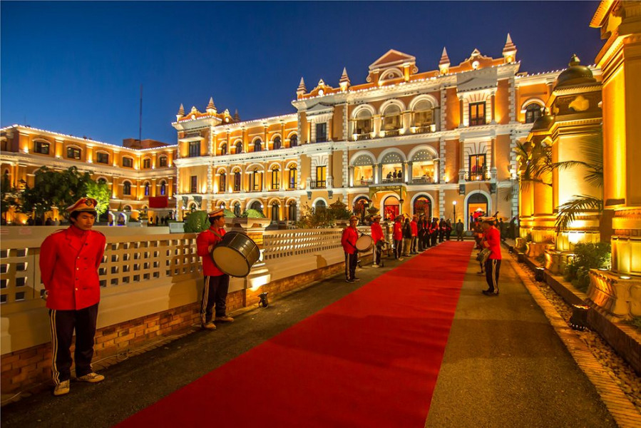 Nepalese casinos are vulnerable to money laundering due to lack of control.