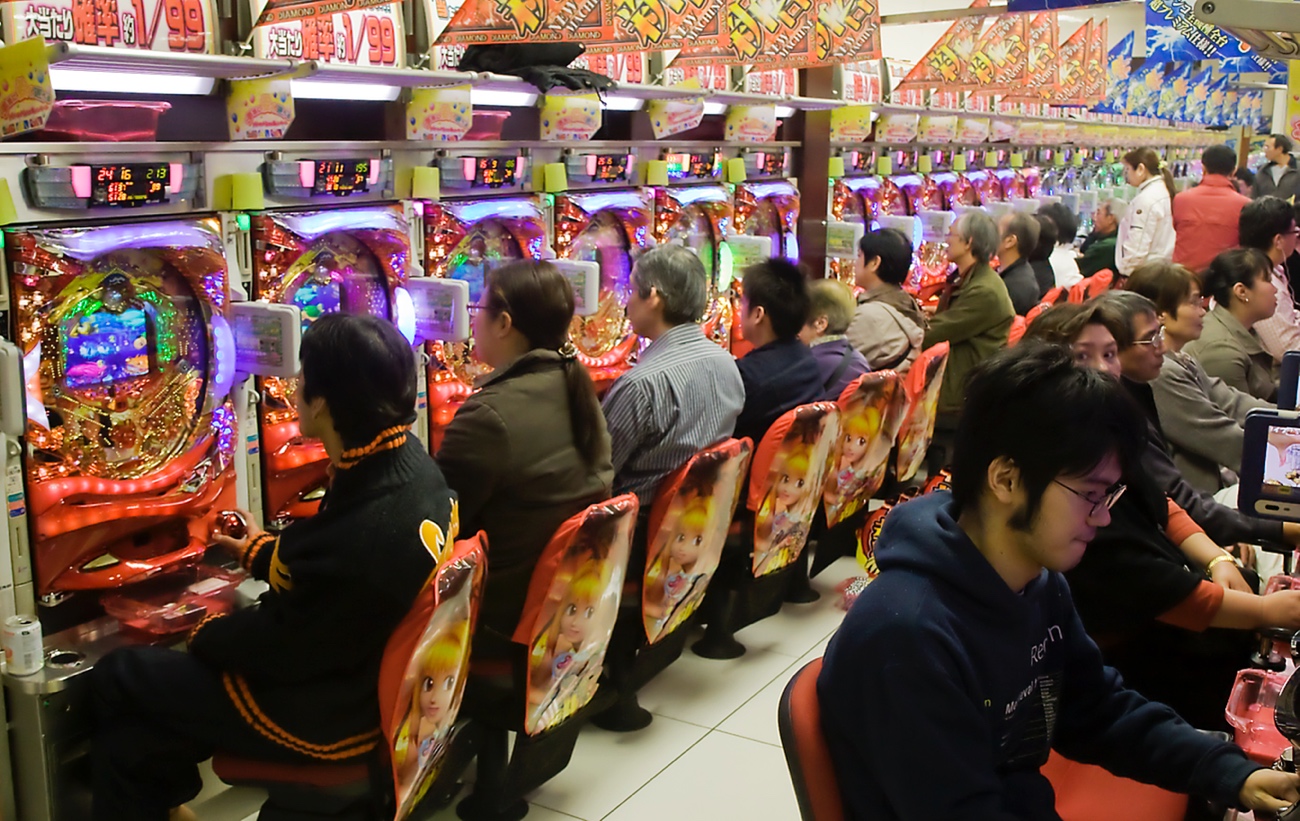 Pachislot resurgence due to new regulations, Universal Entertainment