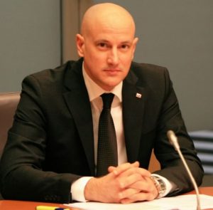 Slovenia: it is time to end with the monopoly game?