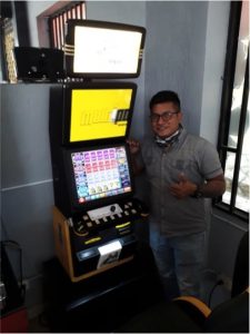 We interviewed the winner from PEREIRA of the Multipoker slot Machine