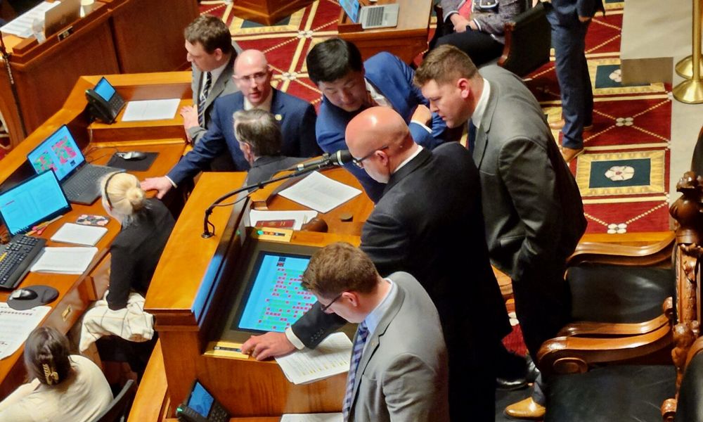 Missouri debates legalization of video lottery machines amid regulatory challenges