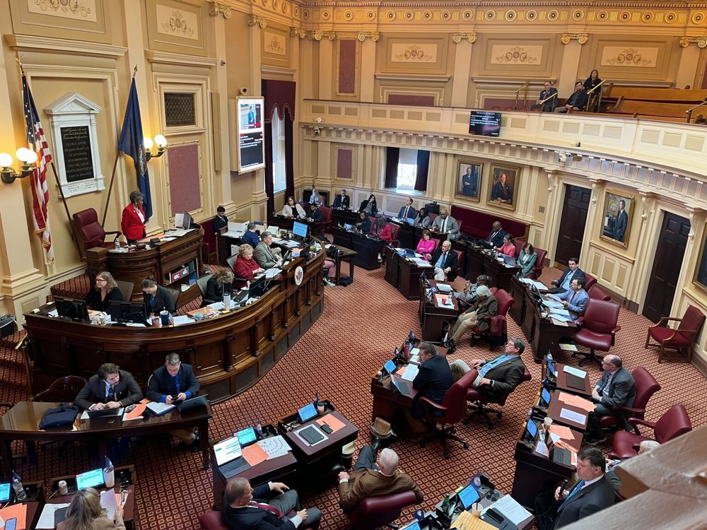 Virginia senate advances online casino bill after razor-thin vote