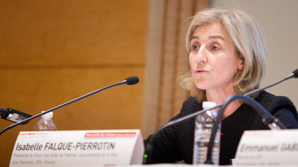 France expands betting, cuts lottery payouts