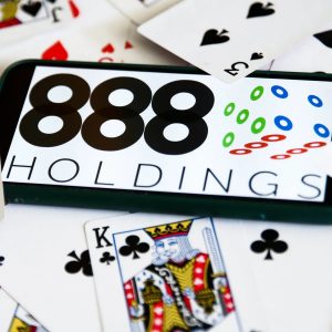 888 despide cerca de 600 personas