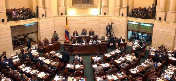 Aprueban en primer debate impuestos para financiar la salud