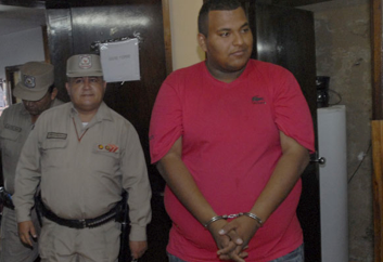 Colombiano y sus complices violentan maquina electronica de casino y roban US 7380 en Paraguay