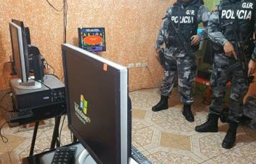 Descubren casino Online clandestino en una casa en Manta