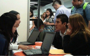 El gobierno nos mintio y ahora nada, dicen ex empleados de casinos