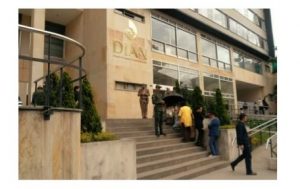 Funcionarios de la DIAN vendÃ­an partes de mÃ¡quinas tragamonedas en su red de contrabando