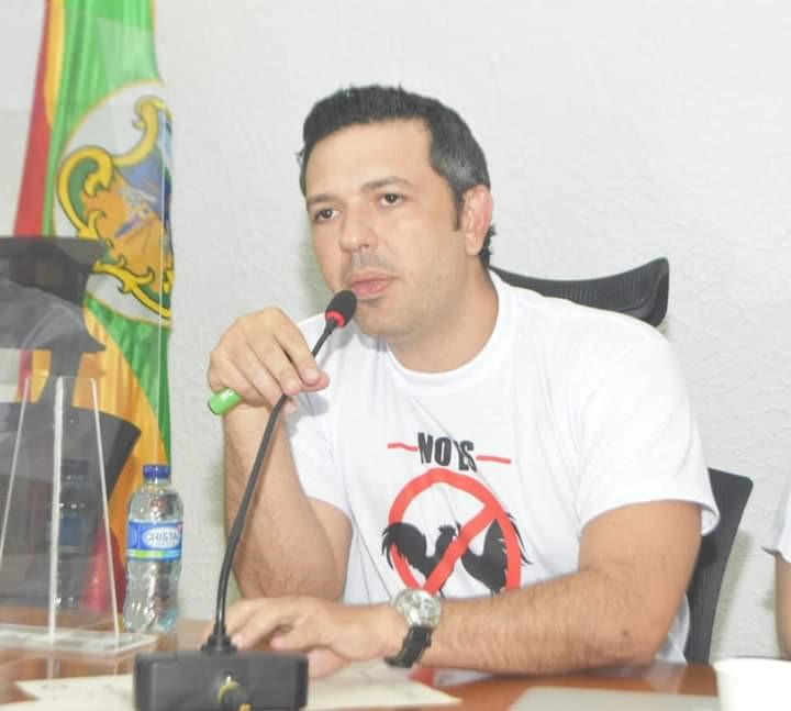 Peleas de gallos