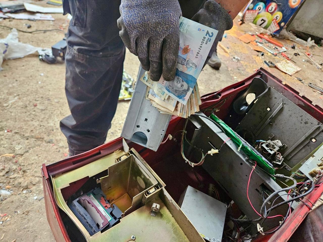 Coljuegos destruye 40 máquinas en Bucaramanga y completa 6000 elementos ilegales de juego.  