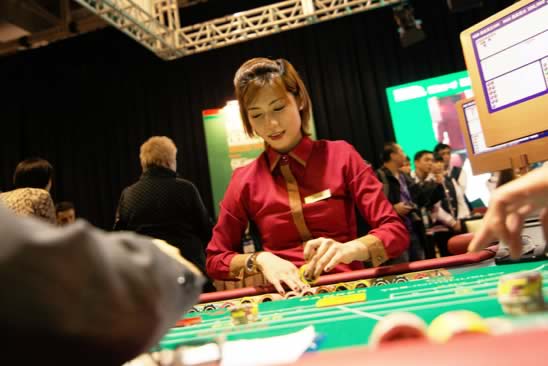 Macau´s Poker dealer robbed 6,1 million USD