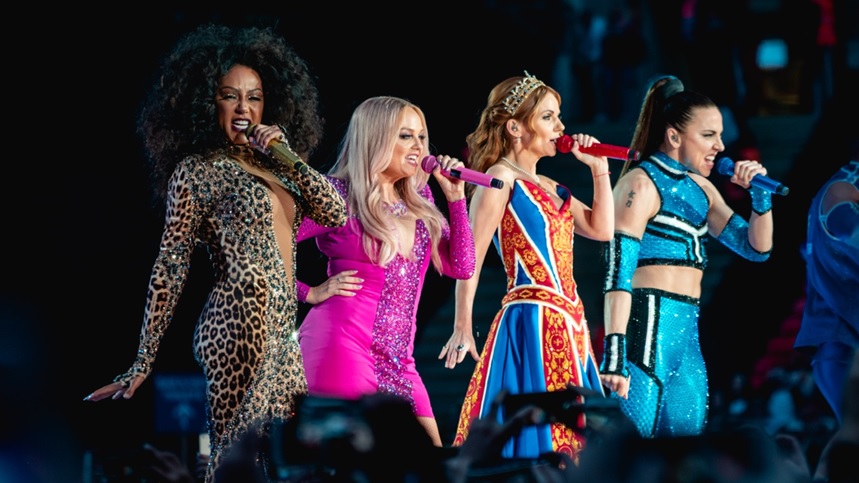 Agárrense fuerte! el regreso de las Spice Girls al completo, ¿Victoria Beckham cede ante el festejo del aniversario?