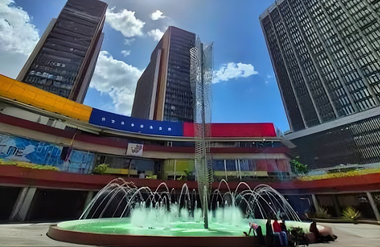 Venezuela apuesta por casinos, apuestas online y turismo: una oportunidad que Colombia observa de cerca