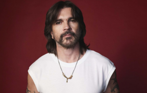 Juanes encabezará La Velada del Año VI y llevará el pop colombiano al mayor show del streaming