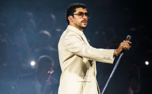 Bad Bunny: del calor extremo,al granizo en Milán