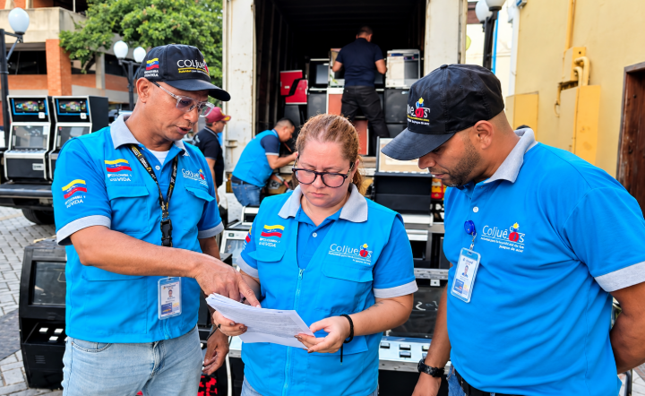 Venezuela retira 28 tragamonedas y endurece control de casinos y bingos